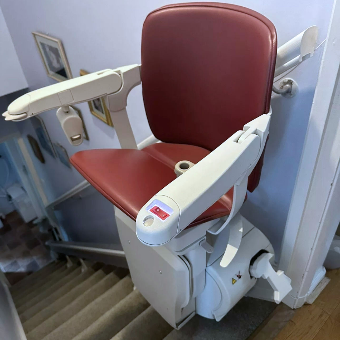 We will buy your unwanted Stannah straight or curved stairlift